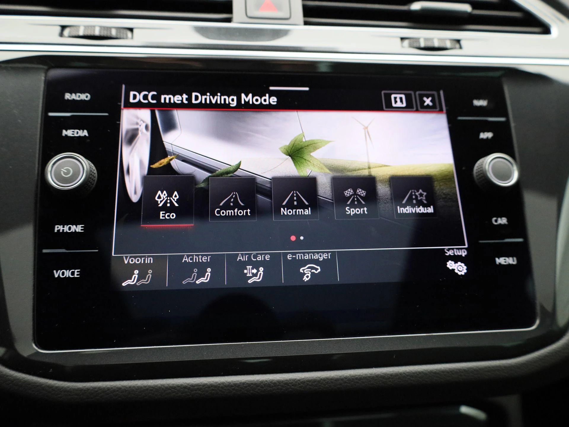 Volkswagen-Tiguan-image-41