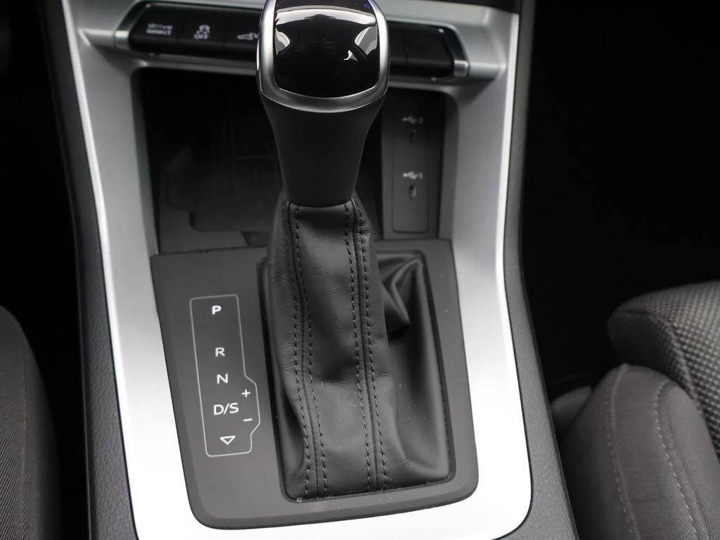 Audi Q3 PHEV Attraction PHEV 45TFSIe *AUTOMAAT*ACC*PDC*VIRTUAL COCKPIT*LANE ASSIST*...*