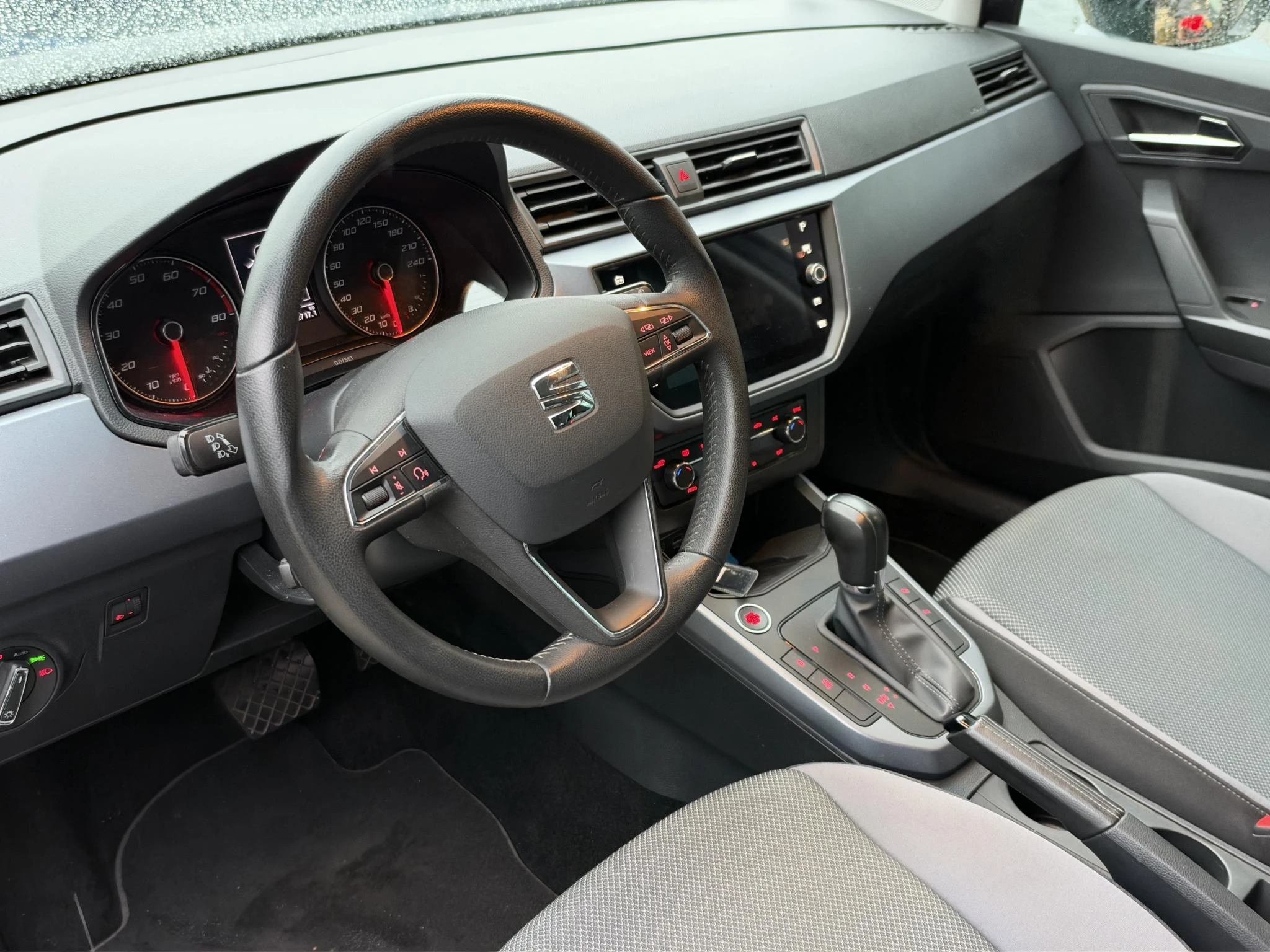 SEAT-Arona-image-3
