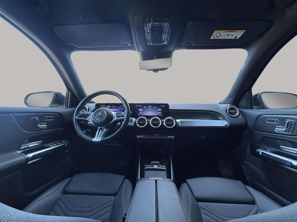 Mercedes-Benz-EQB-image-12