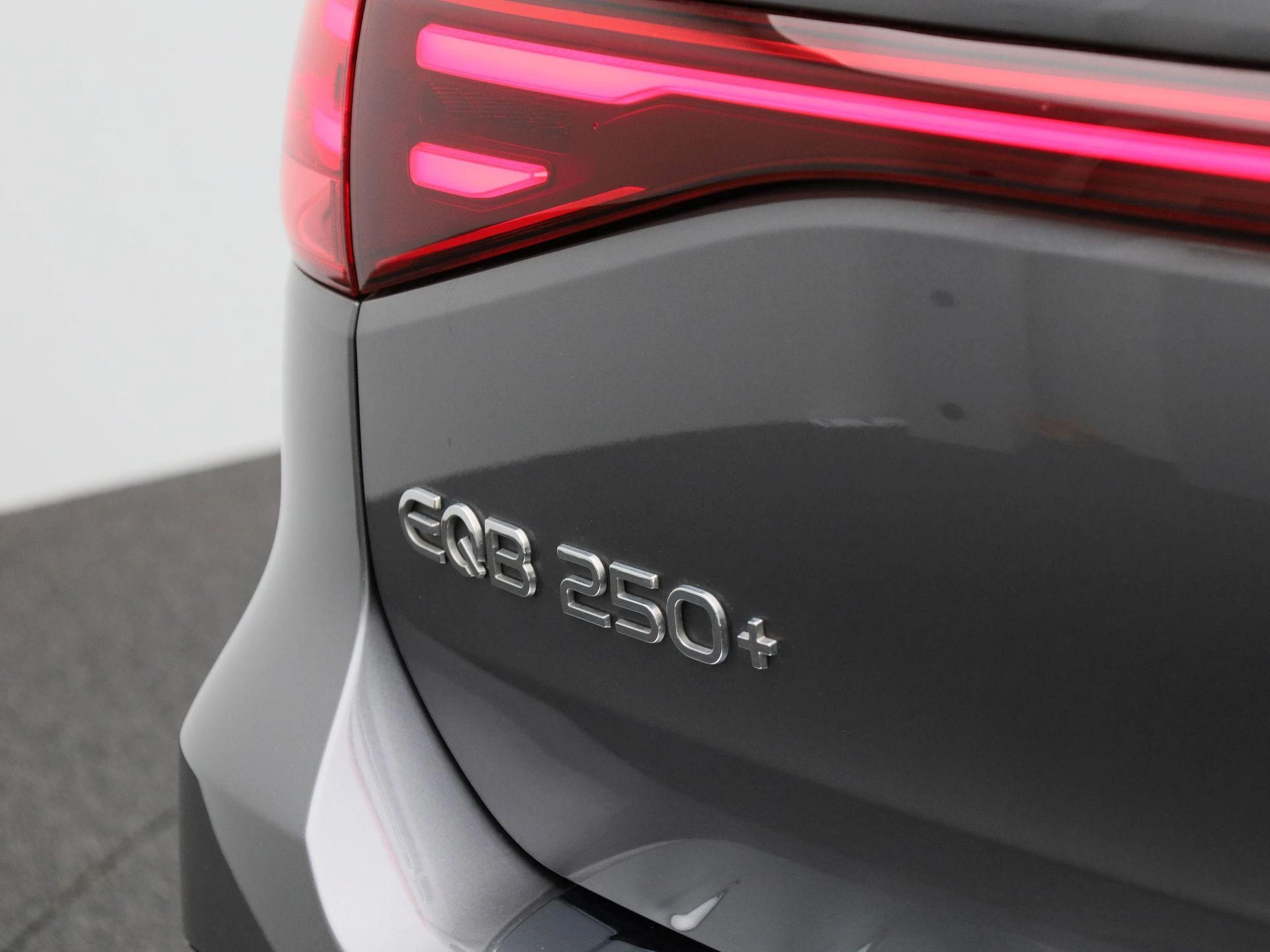 Mercedes-Benz-EQB-image-44