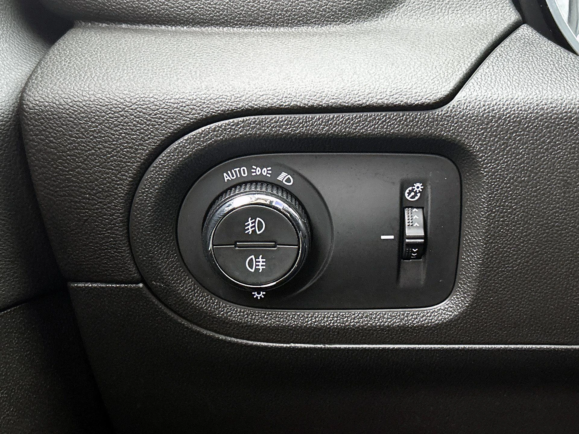 Opel-Grandland X-image-38