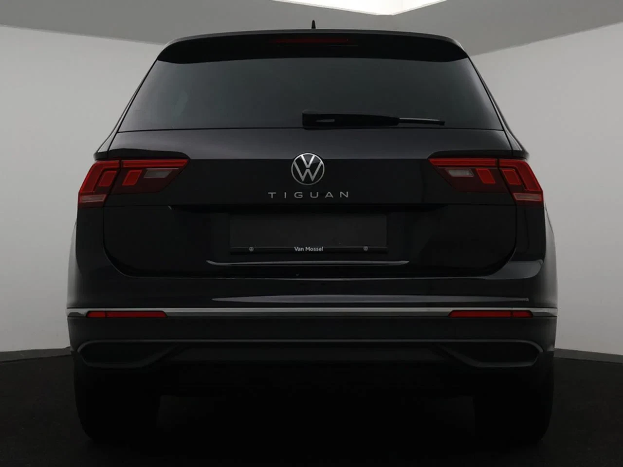 Volkswagen-Tiguan-image-8