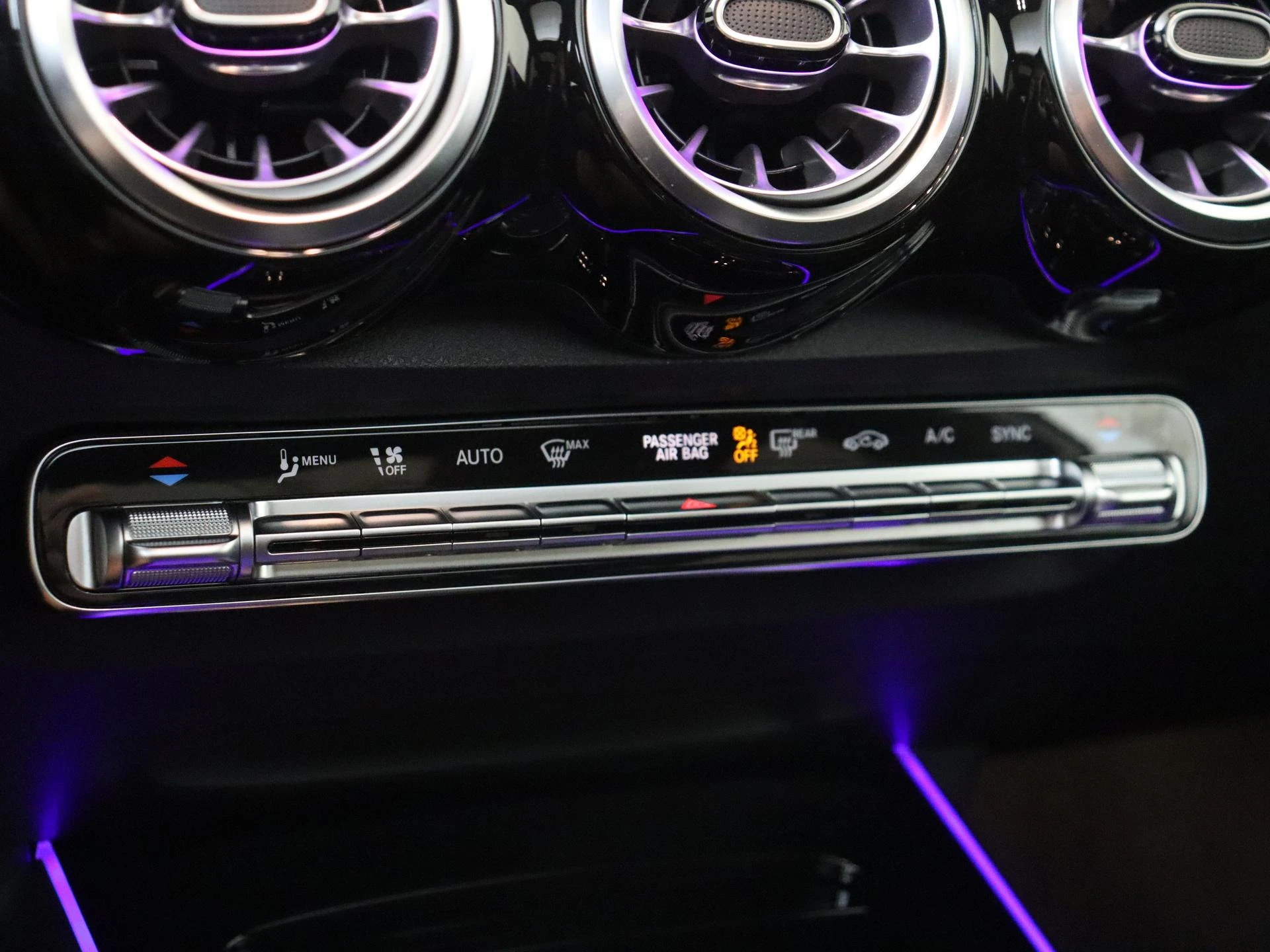 Mercedes-Benz GLB 200 Business Solution AMG