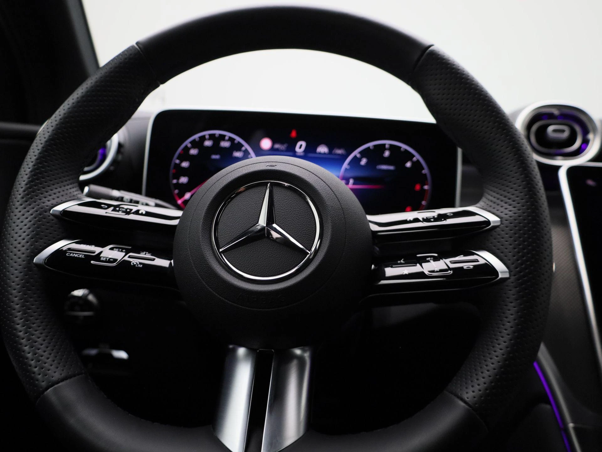 Mercedes-Benz-GLC-image-8