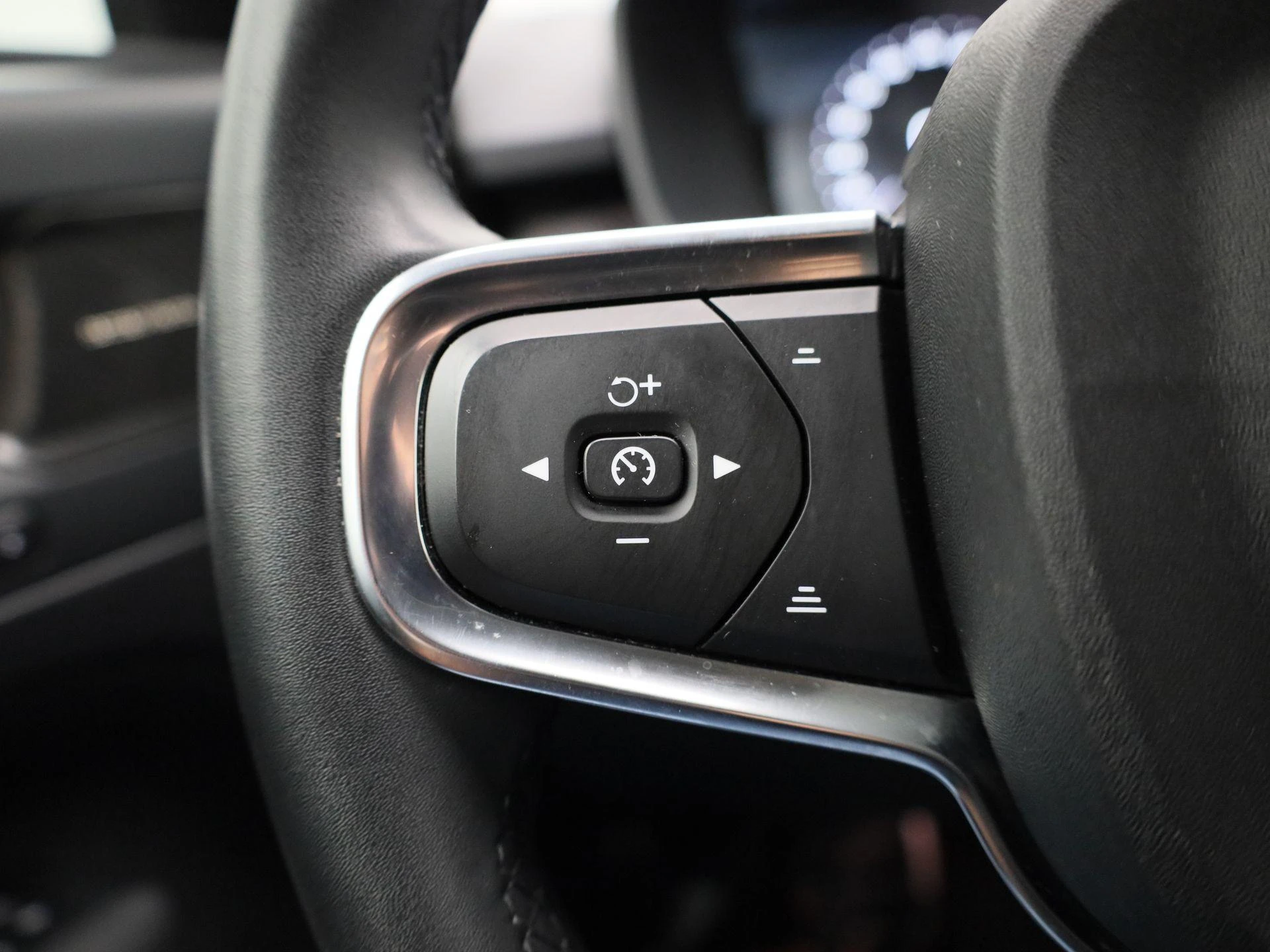Volvo-XC40-image-21
