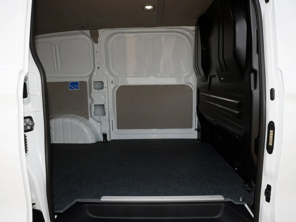 Volkswagen-Transporter-image-15