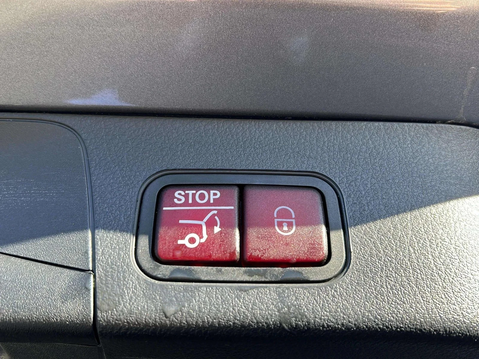 Mercedes-Benz-EQB-image-21