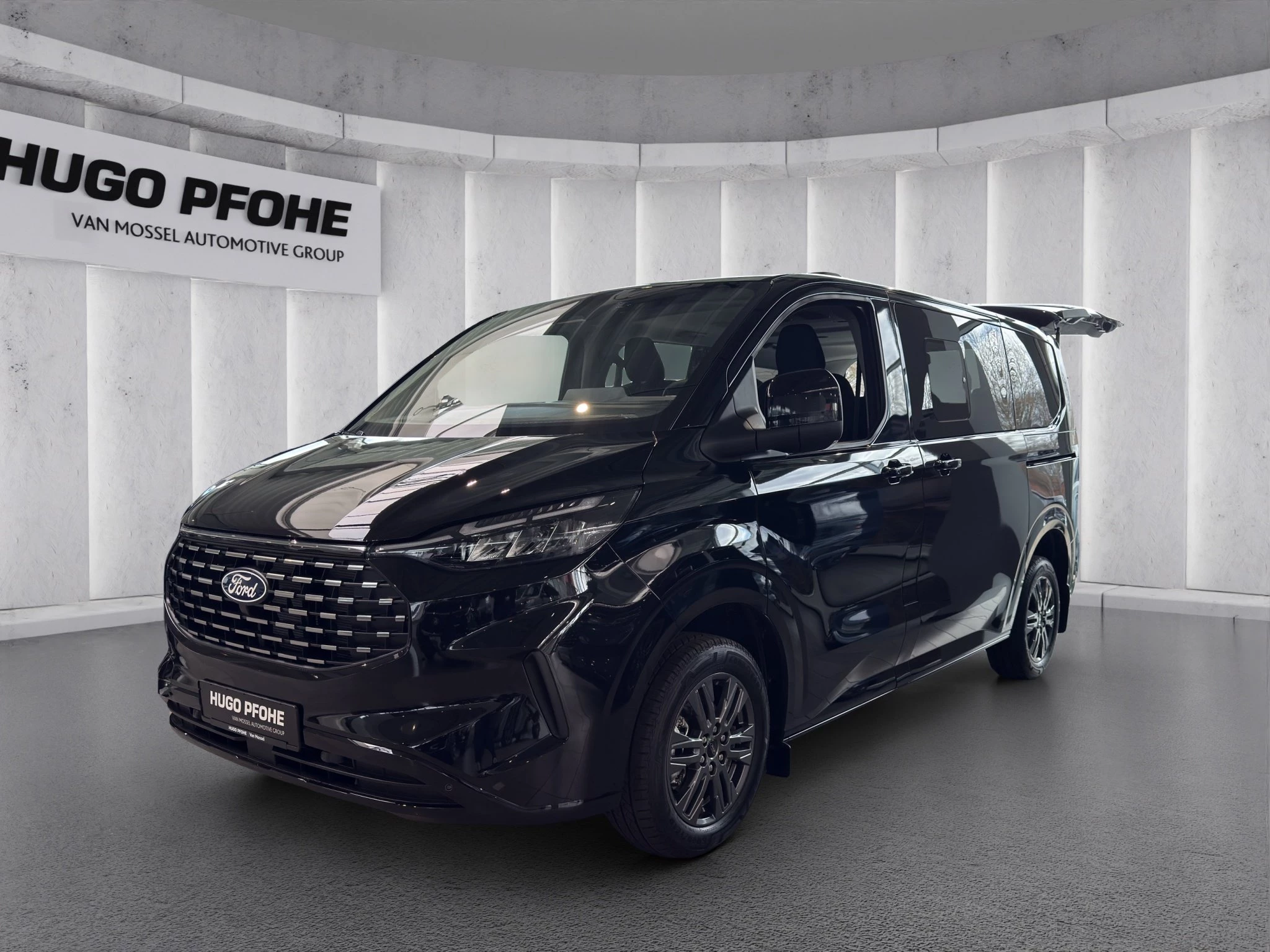 Ford-Tourneo Custom-image-0