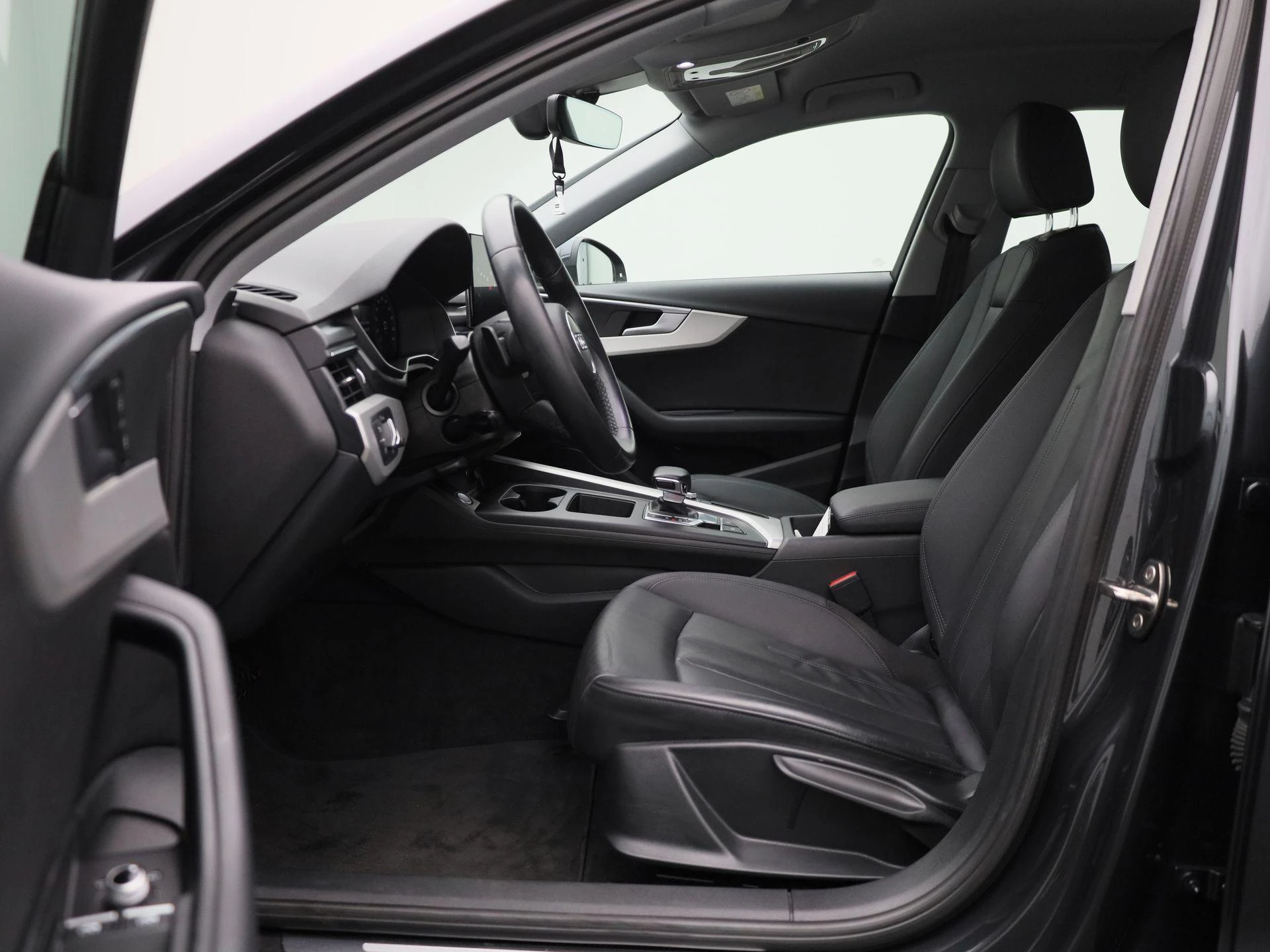 Audi-A4-image-10