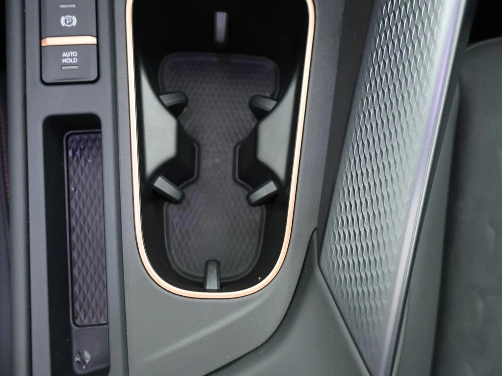 CUPRA Terramar e-Hybrid Terramar VZ PHEV 1.5e-HYBRID 272pk DSG *AUTOMAAT*PANO DAK*SPORTZETELS*ALCANTARA*NAVI*KEYLESS*CRUISE*