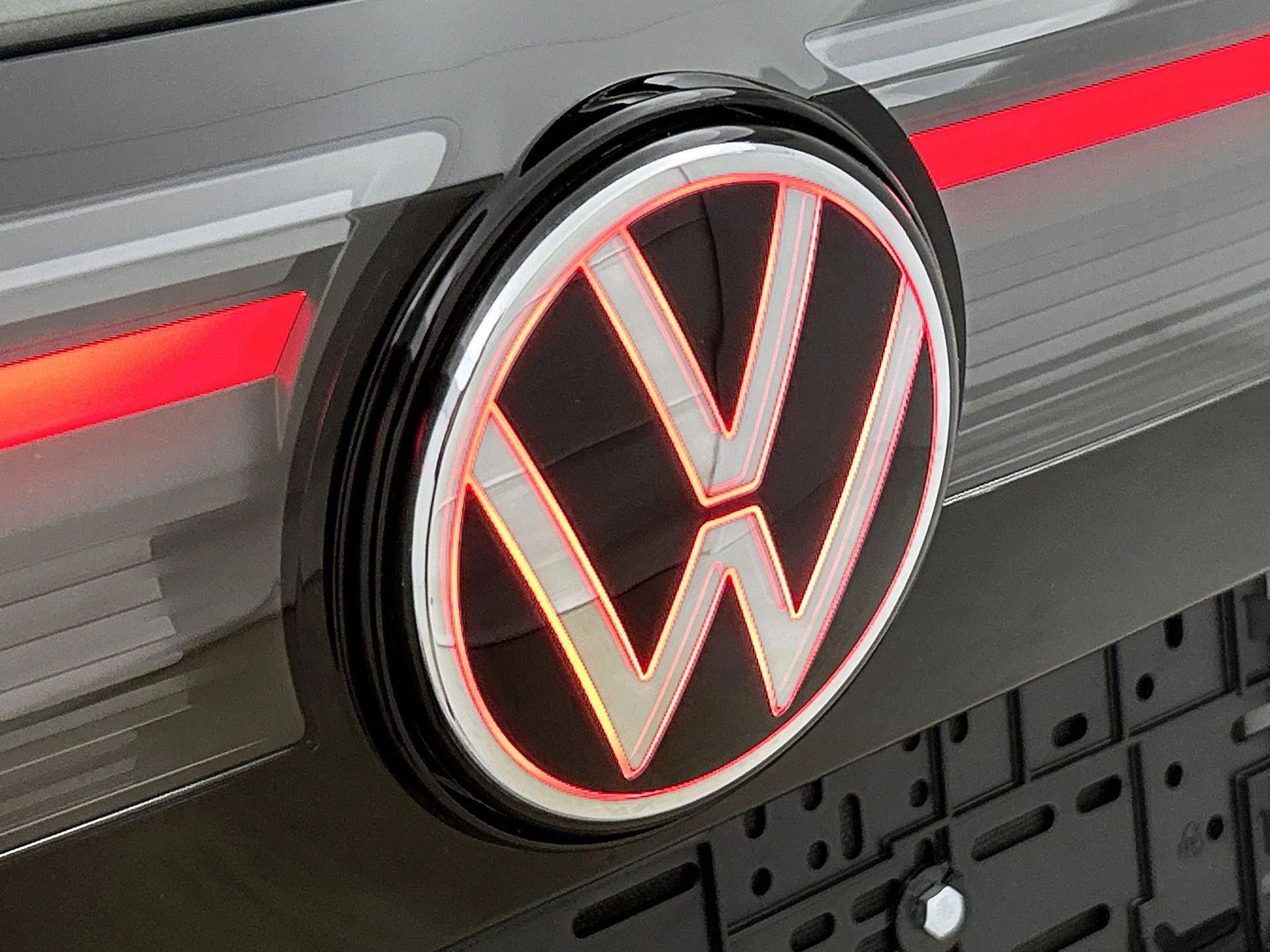 Volkswagen-Tiguan-image-37