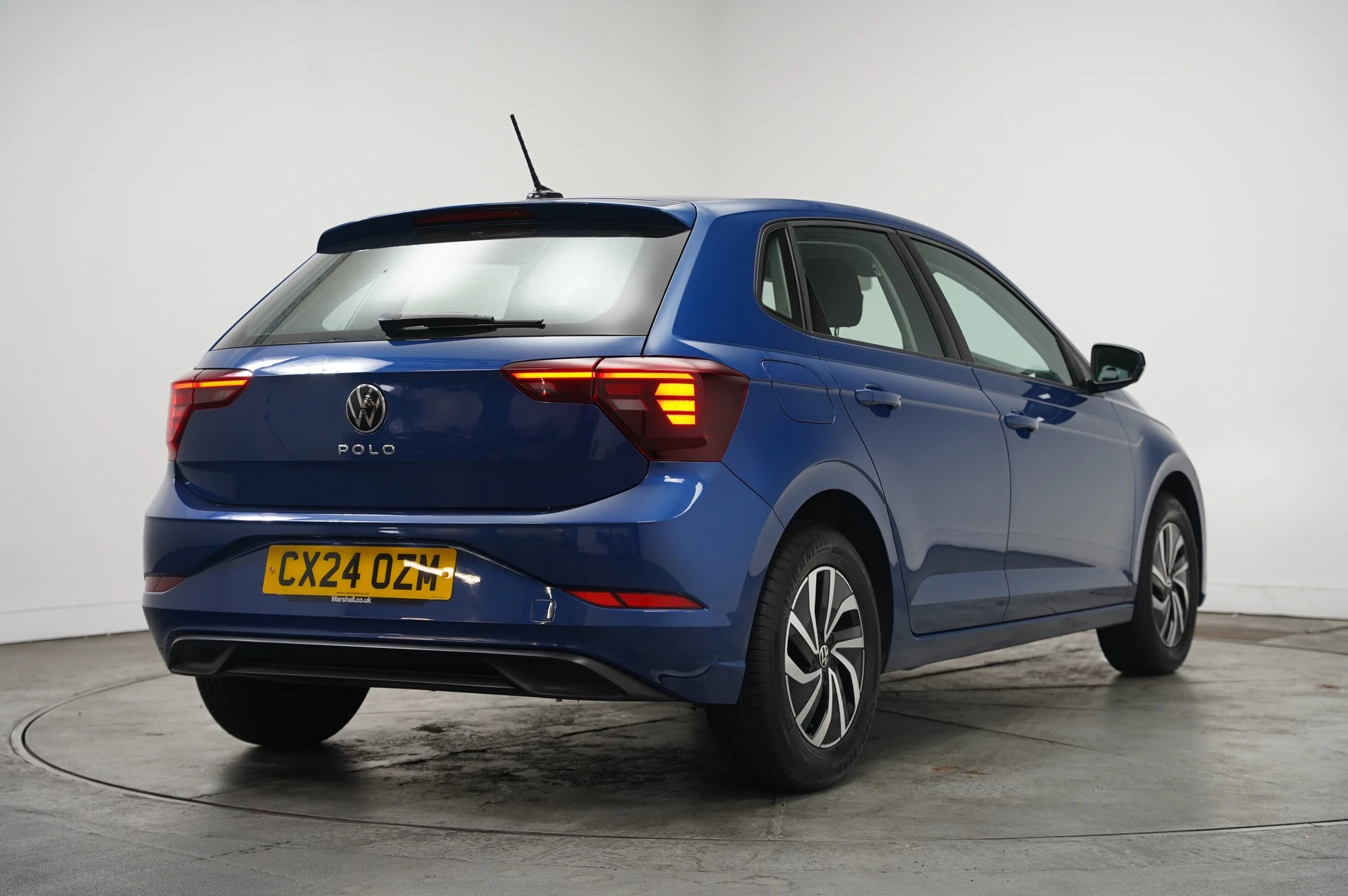 Volkswagen-Polo-image-14