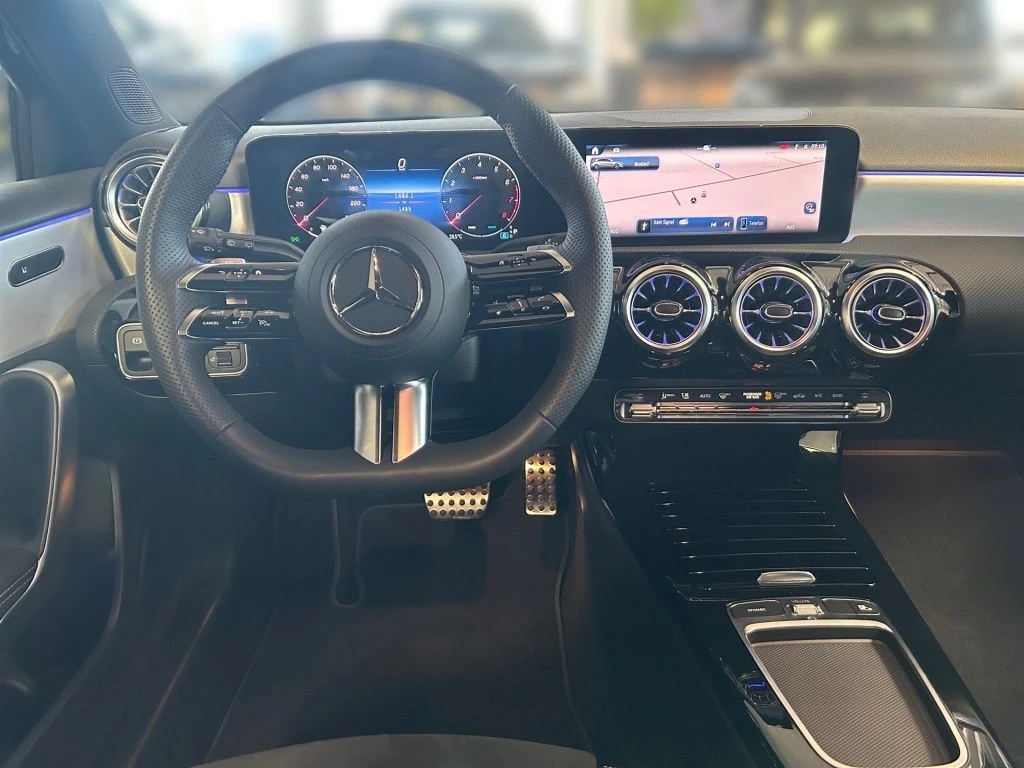 Mercedes-Benz-A-Klasse 200-image-10
