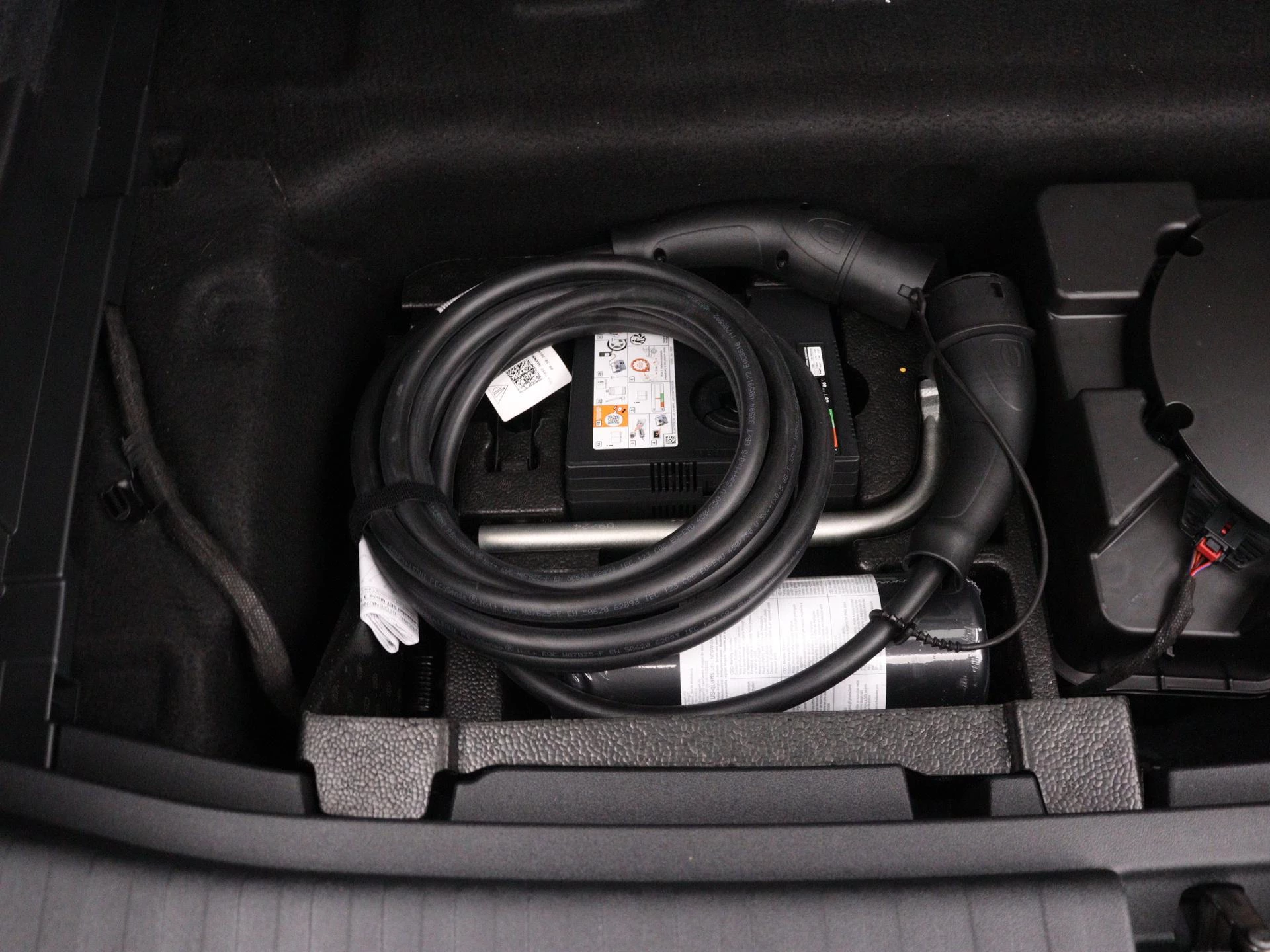 Audi-A6 Avant e-tron-image-23