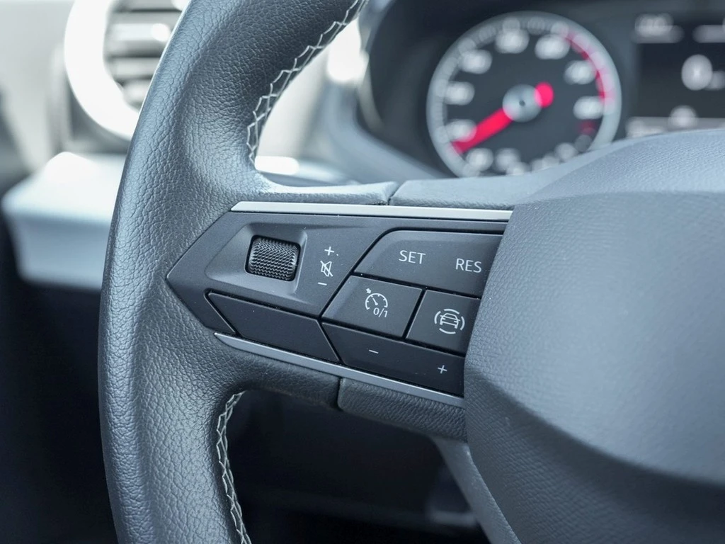 SEAT-Arona-image-15