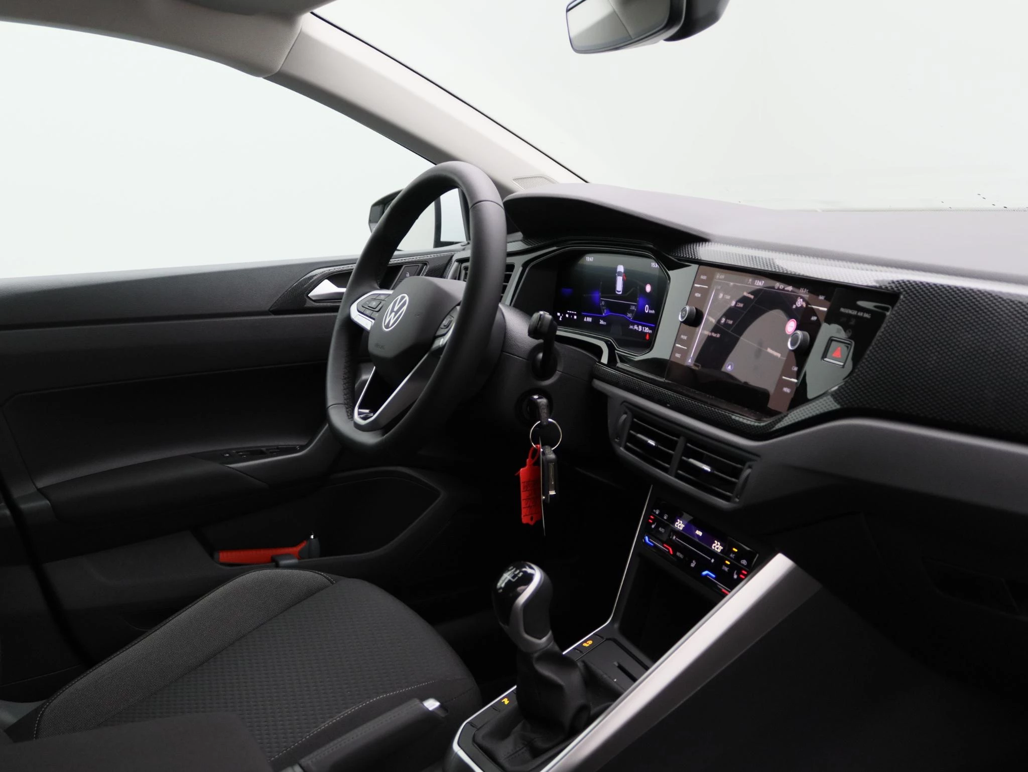 Volkswagen-Polo-image-27