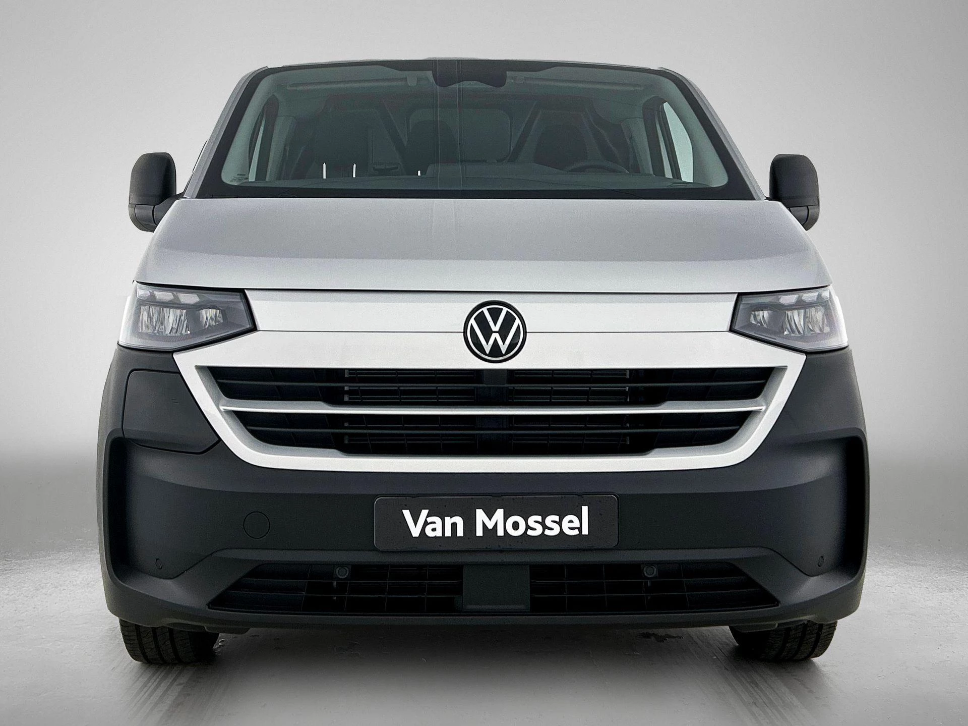 Volkswagen-e-Transporter-image-4