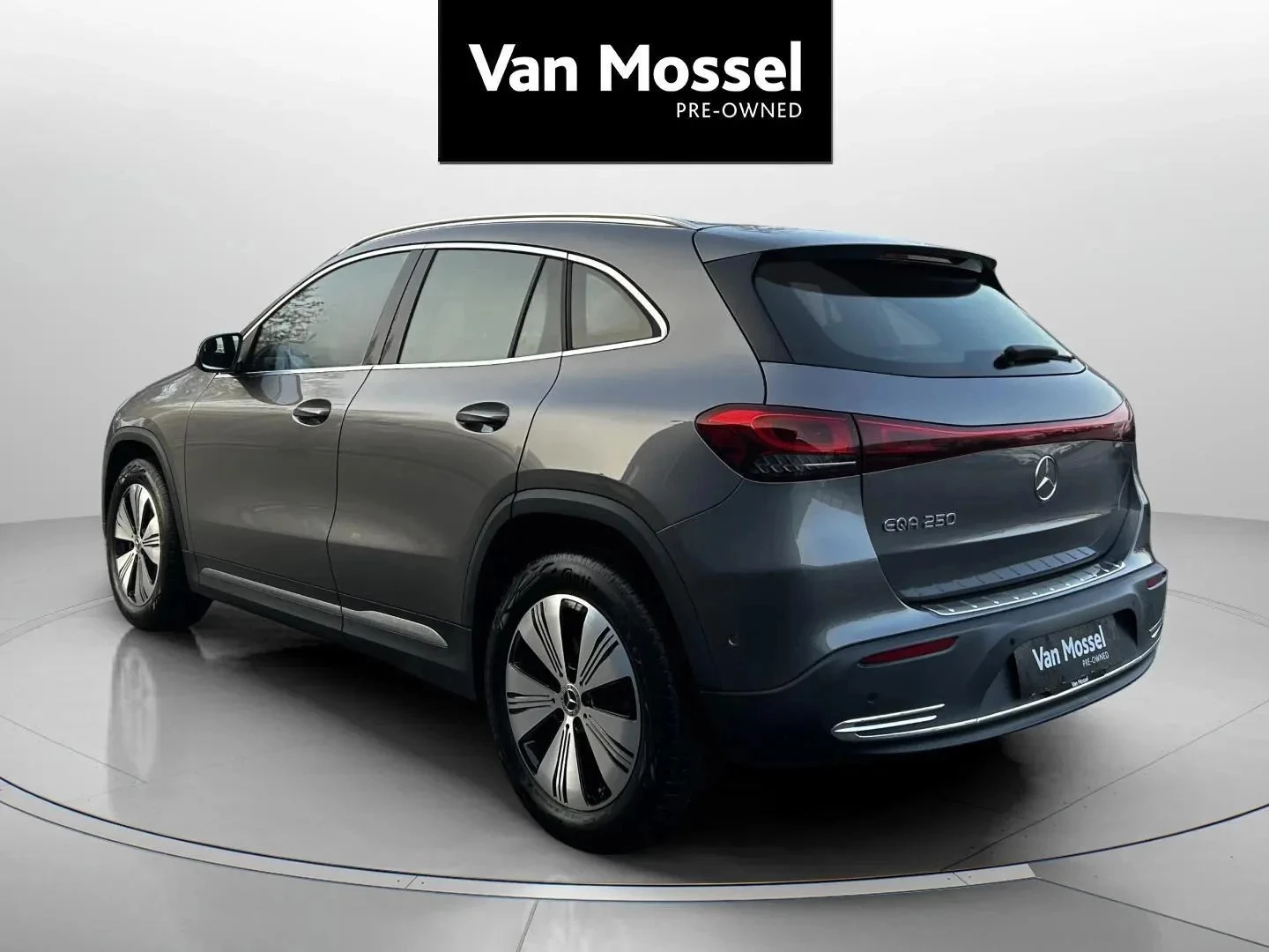 Mercedes-Benz-EQA-image-6