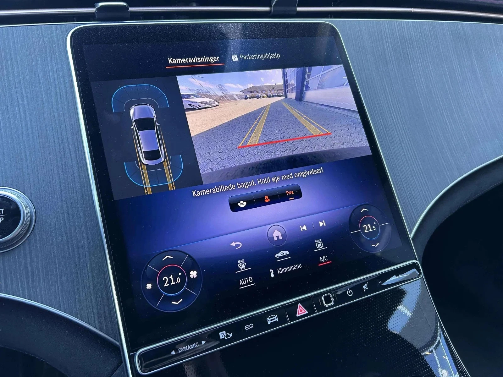 Mercedes-Benz-EQE-image-17