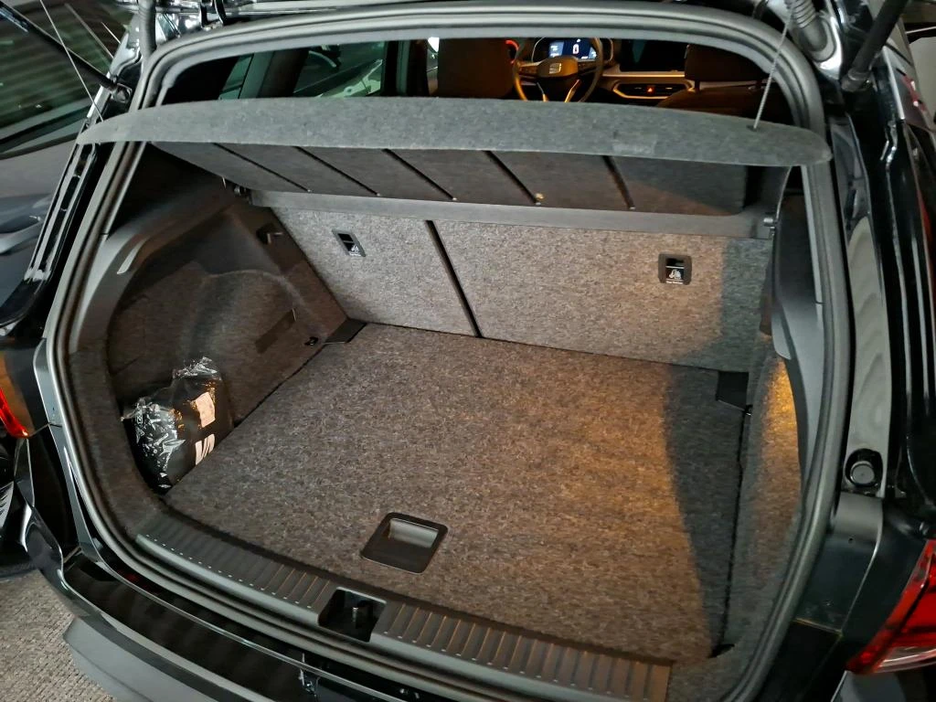 SEAT-Arona-image-4