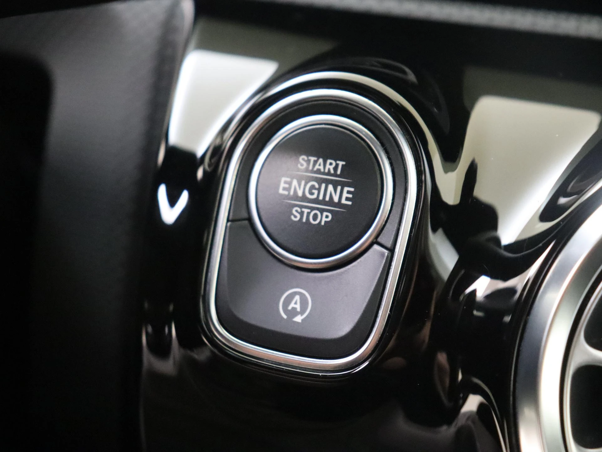 Mercedes-Benz-CLA-image-21