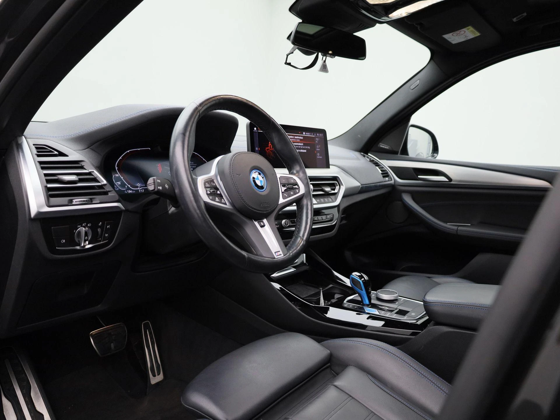 BMW-iX3-image-37