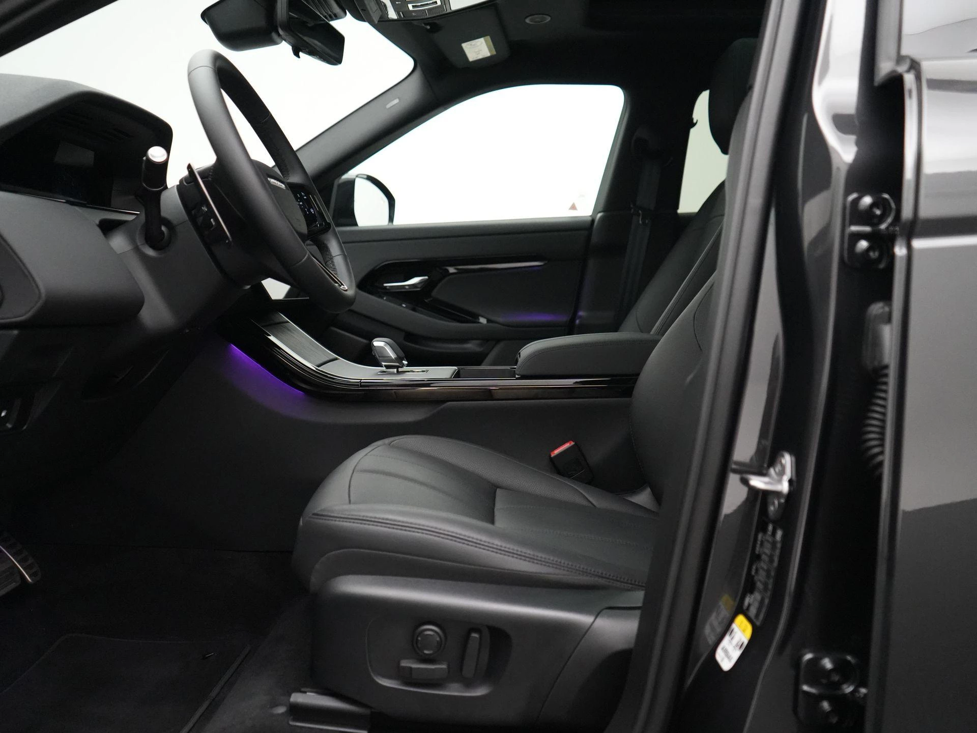 Land Rover-Range Rover Evoque-image-38