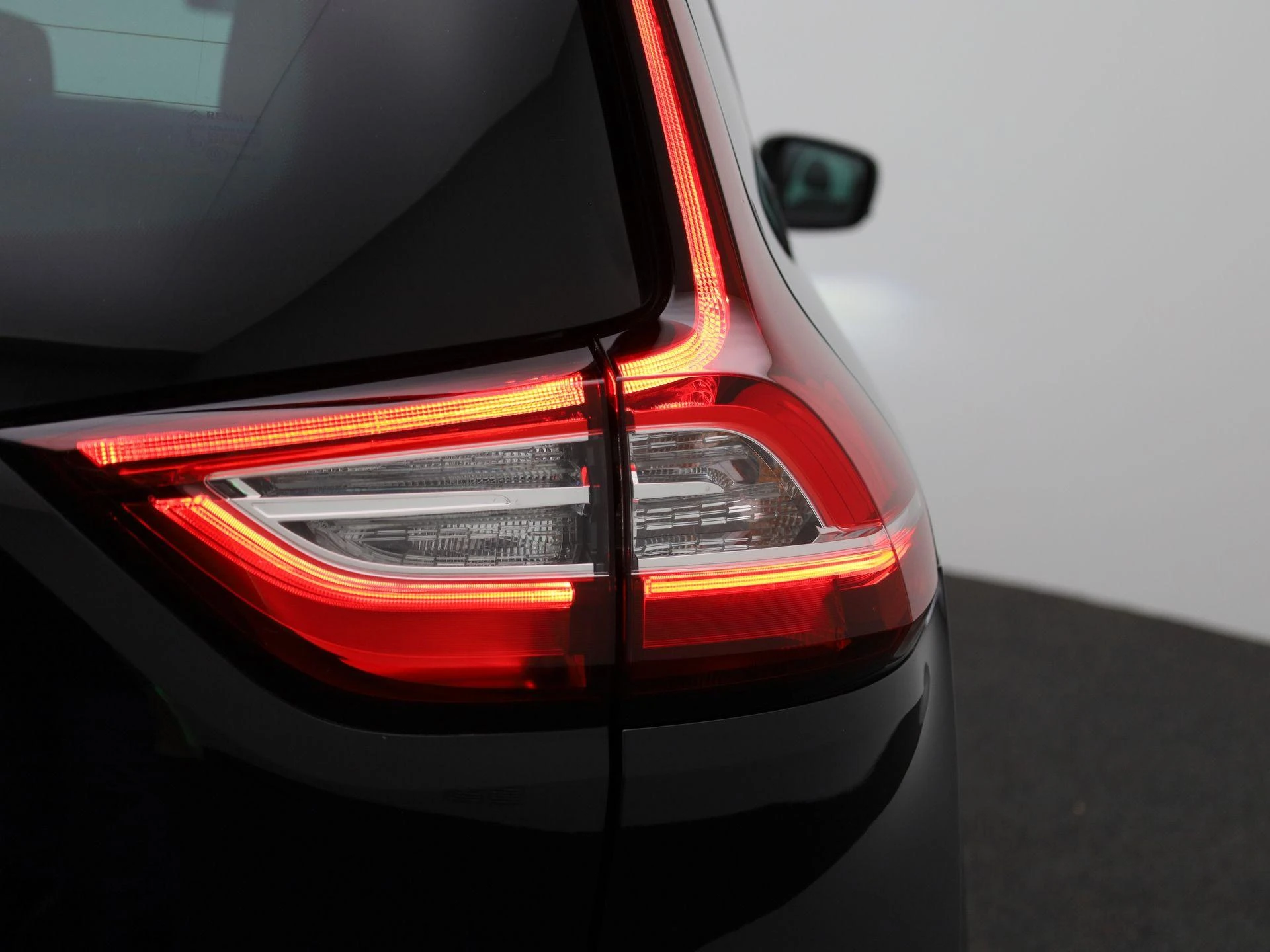 Renault Grand Scénic TCe 140 EDC GPF Black Edition 7P