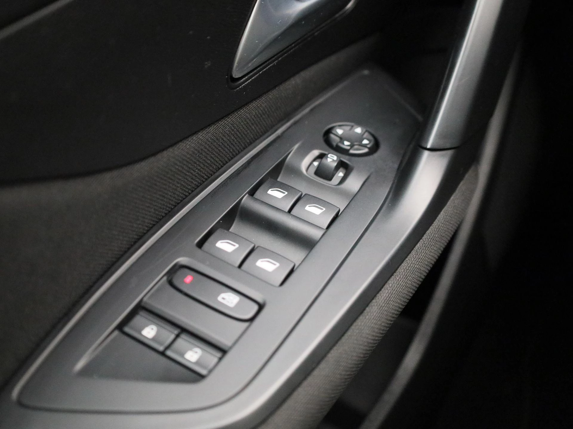 Peugeot-308-image-25