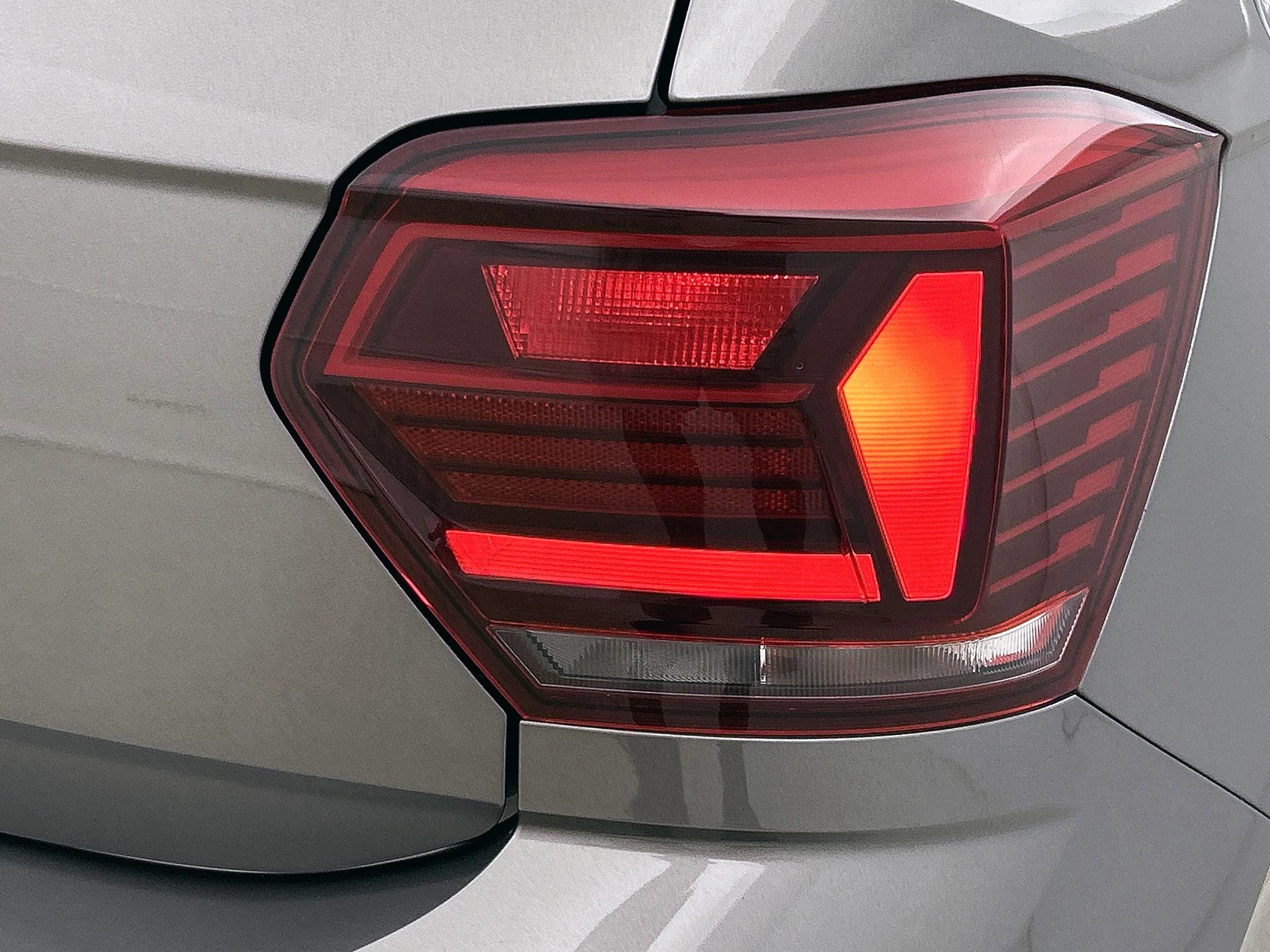 Volkswagen-Polo-image-26