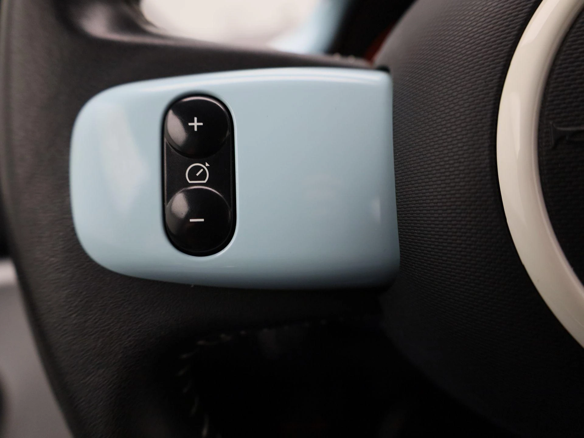 Renault-Twingo-image-16