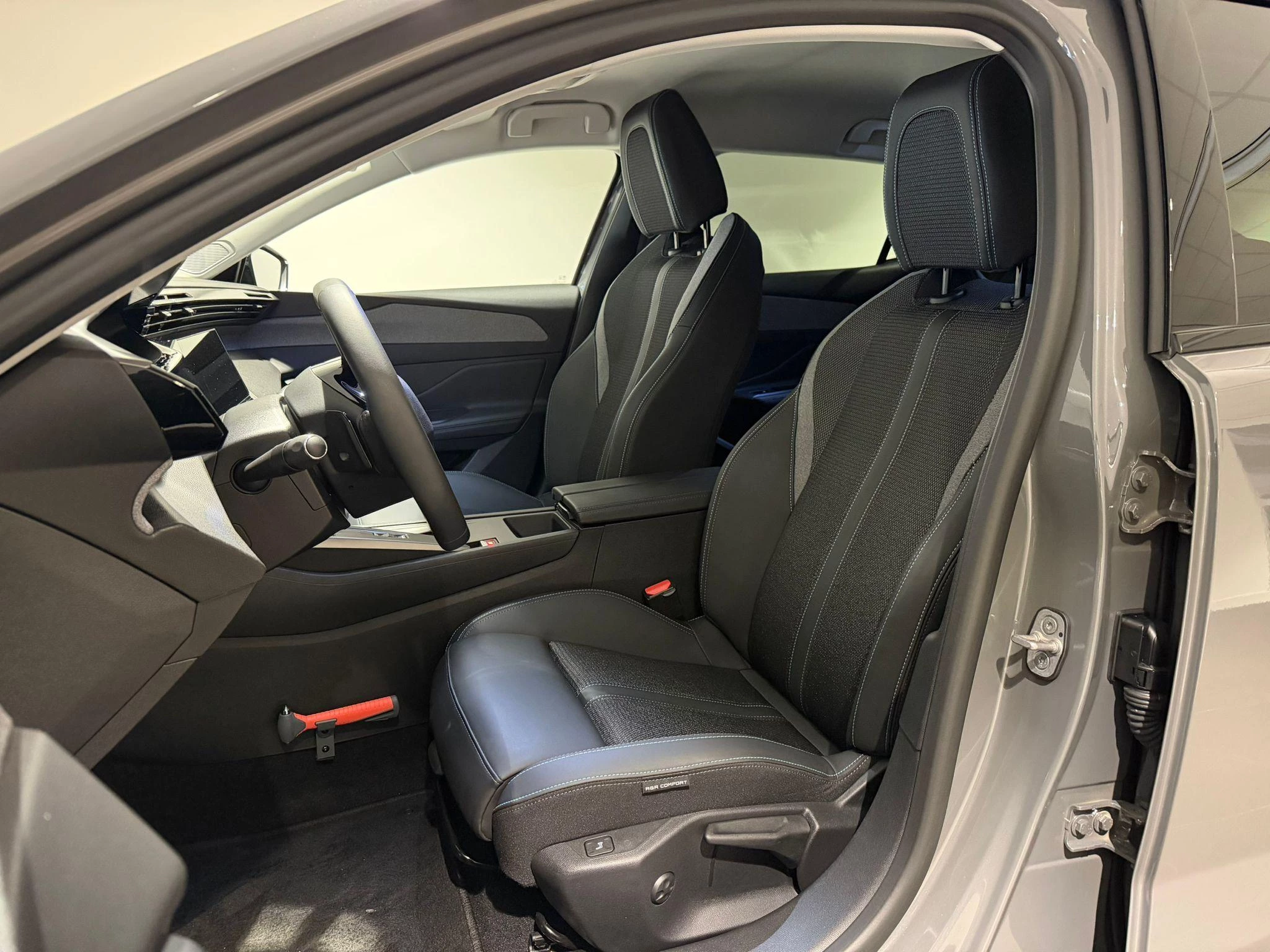 Peugeot-408-image-18