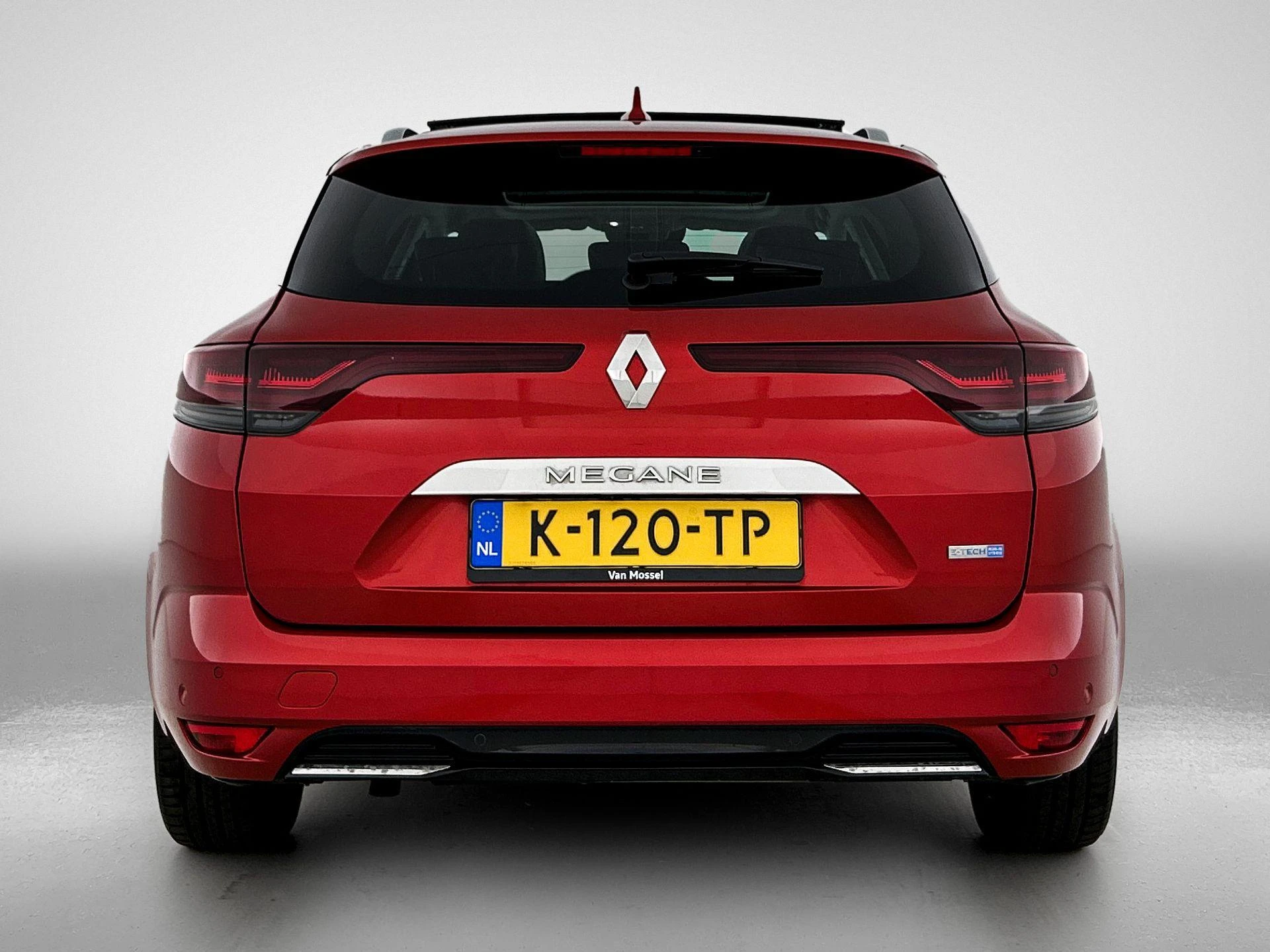 Renault-Megane E-Tech-image-2