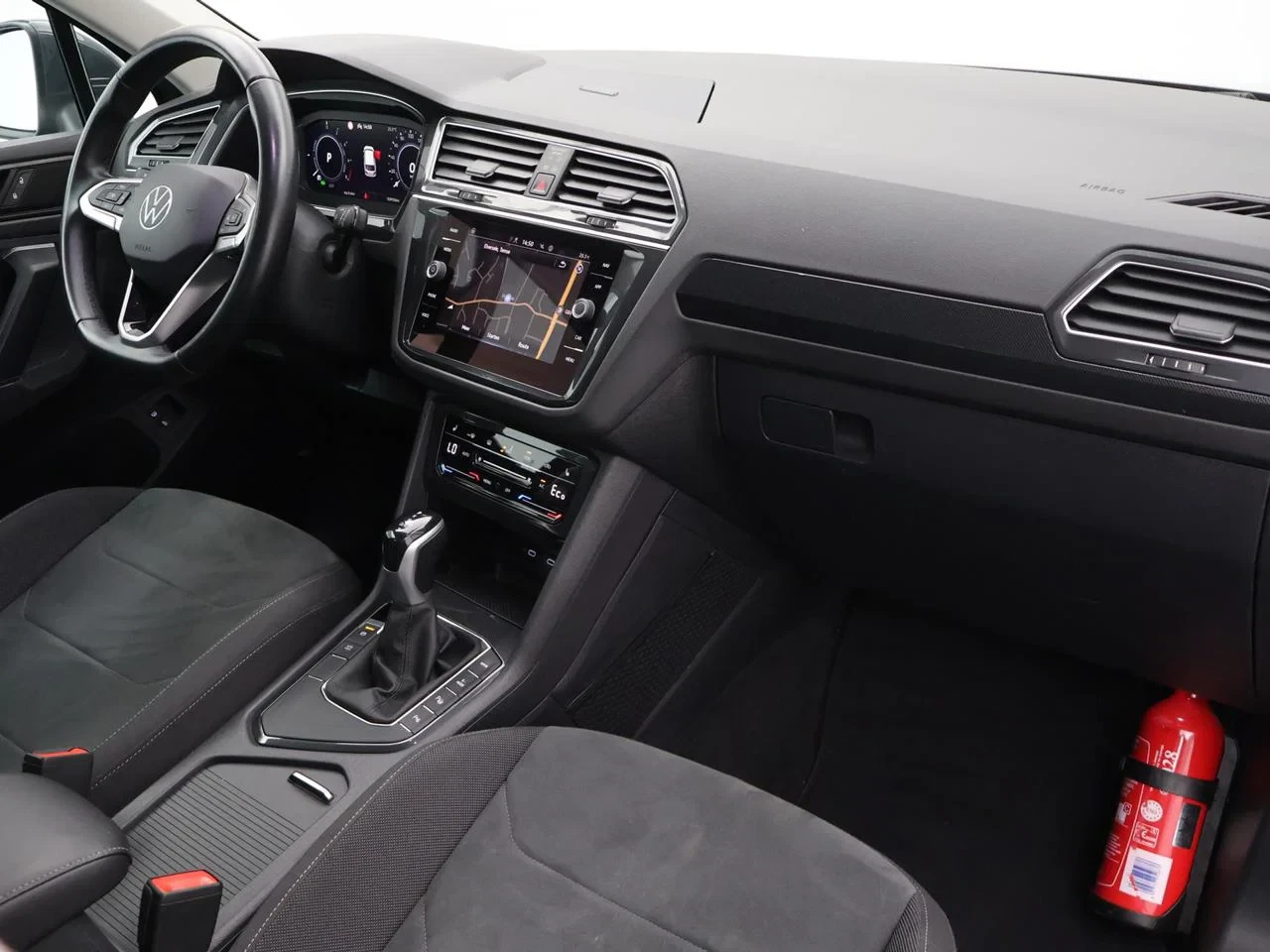 Volkswagen-Tiguan-image-2