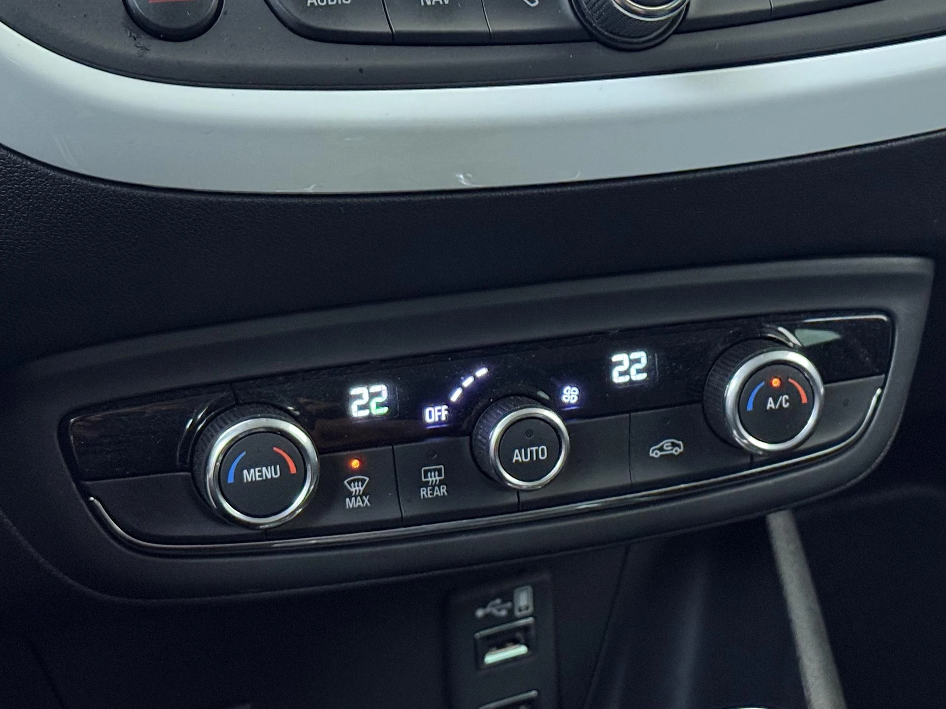 Opel-Crossland X-image-18