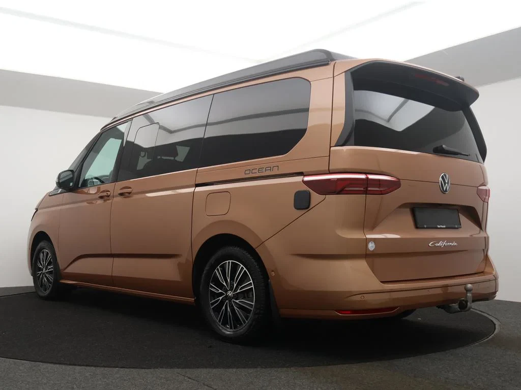 Volkswagen-Multivan-image-5