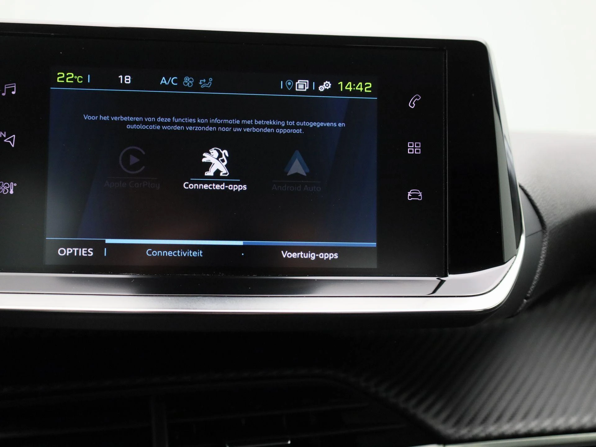 Peugeot-e-208-image-24