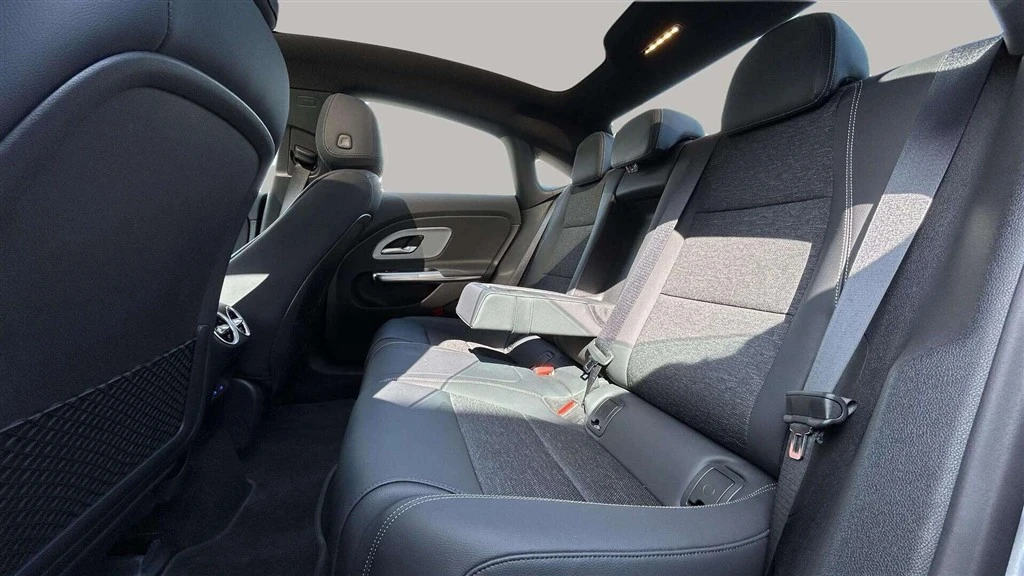 Mercedes-Benz-CLA-image-22