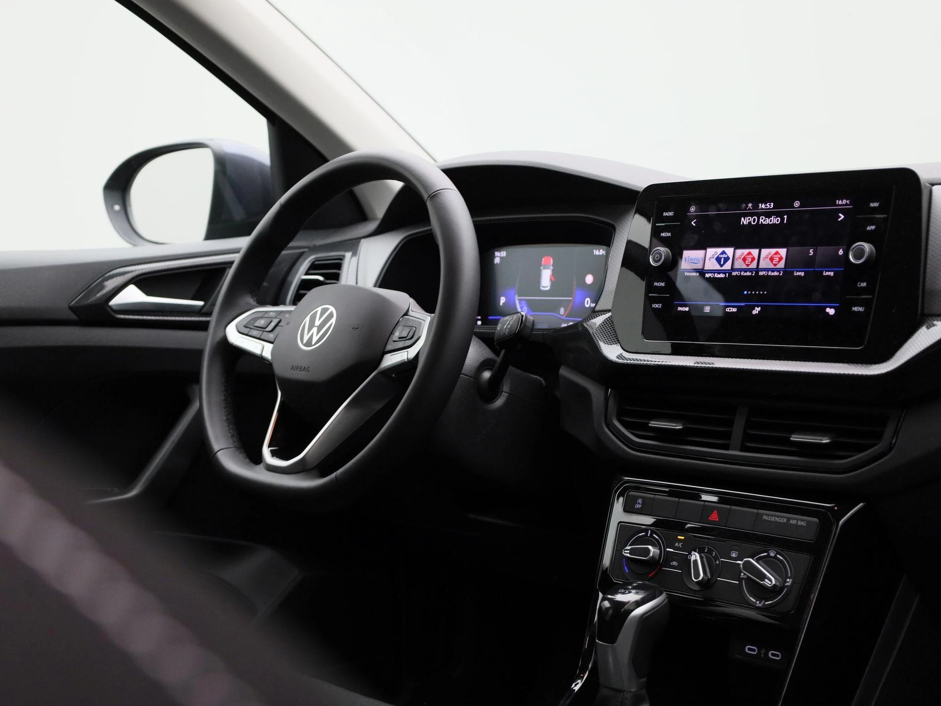 Volkswagen-T-Cross-image-35