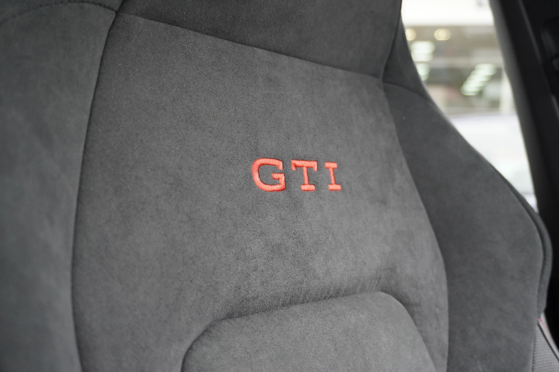 Volkswagen-Golf-image-47