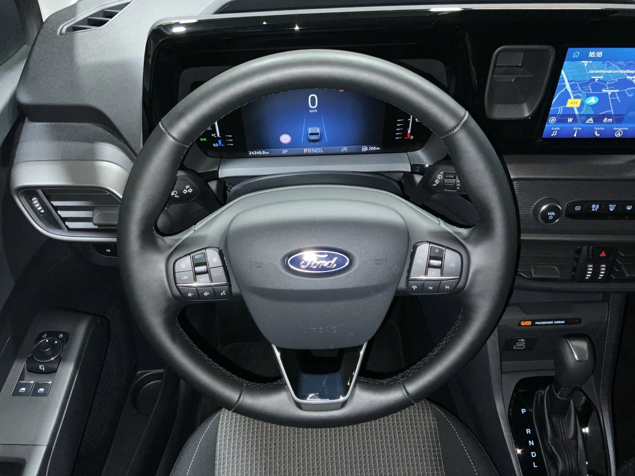 Ford-Tourneo Courier-image-12