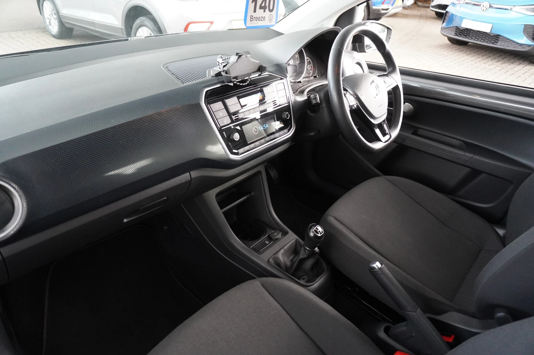 Volkswagen-up!-image-1