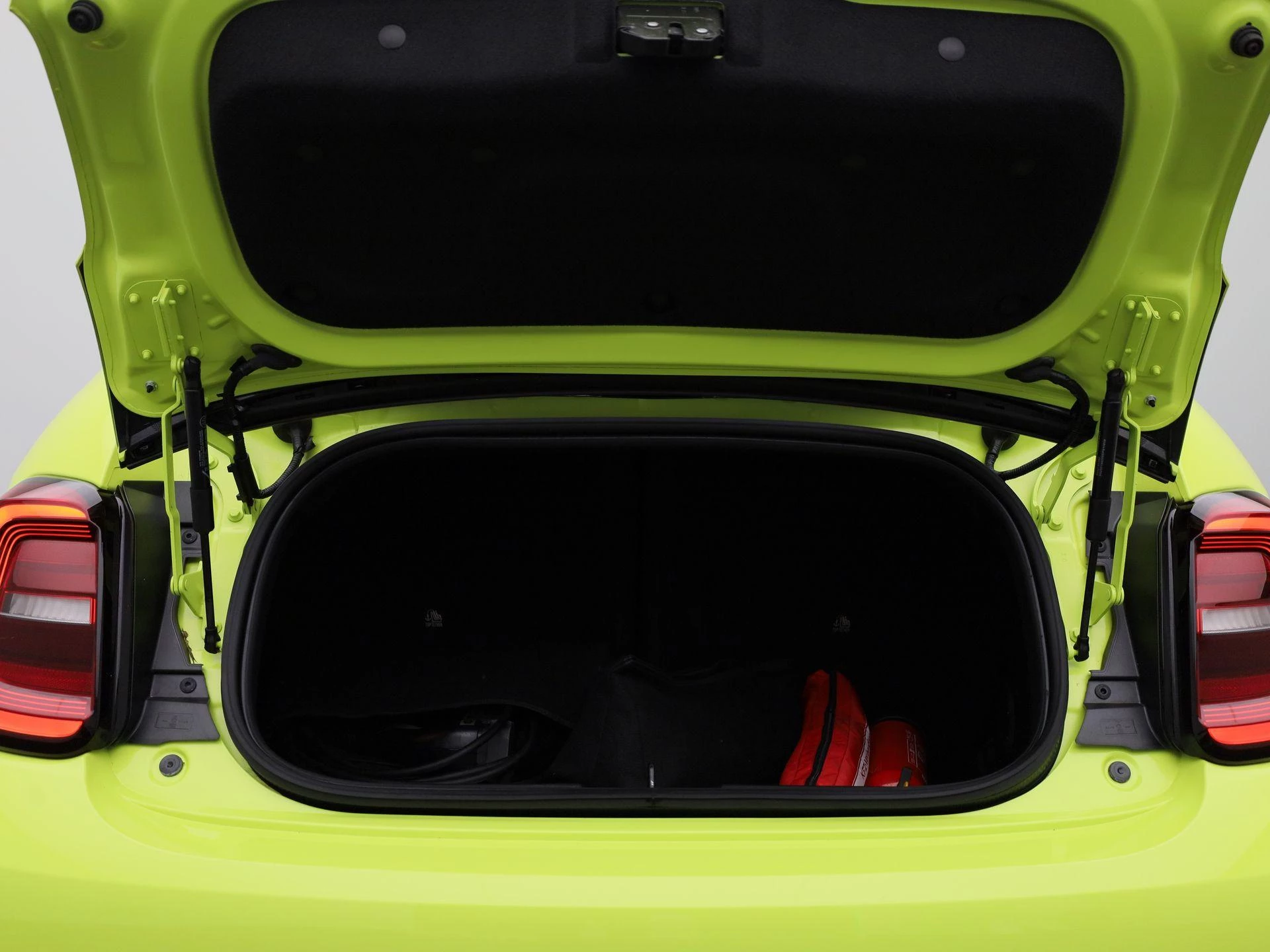 Abarth-500C-image-44