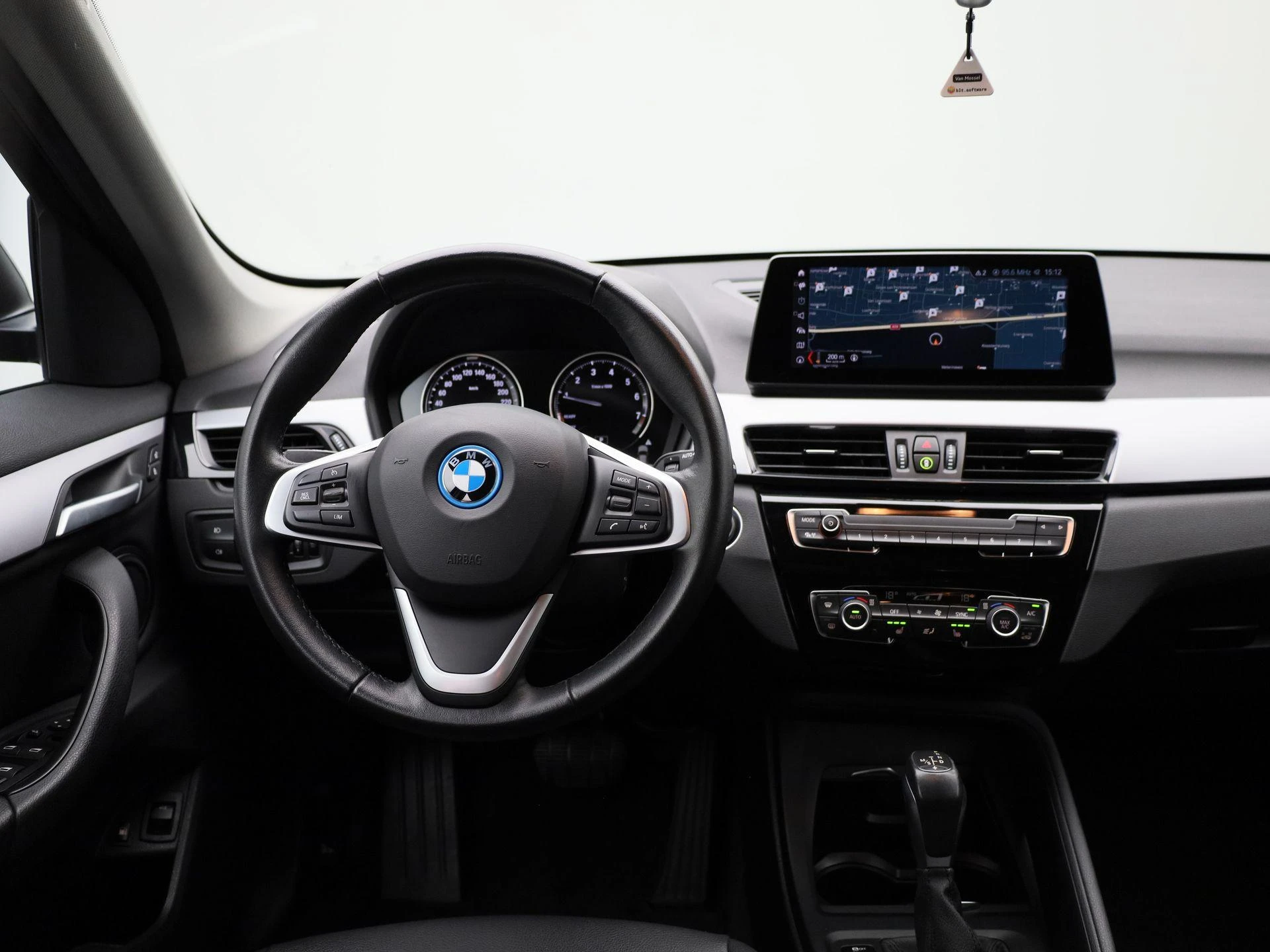 BMW-X1-image-6