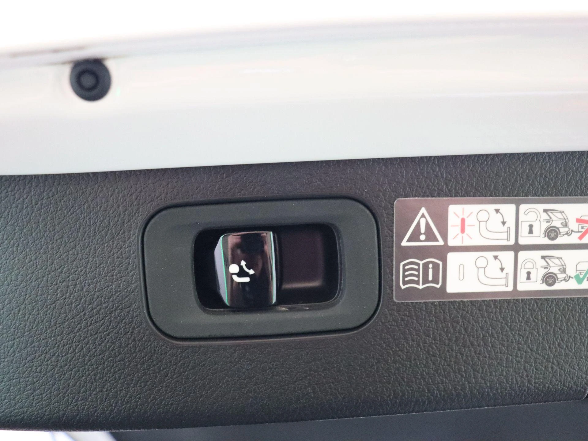 Mercedes-Benz-C-Klasse-image-32