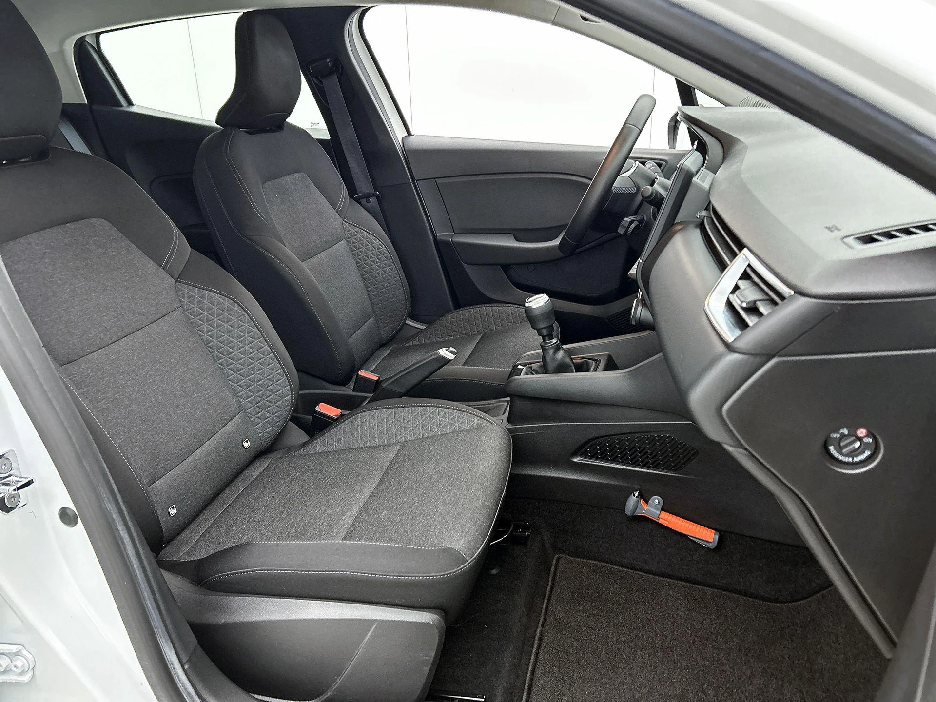 Renault-Clio-image-33