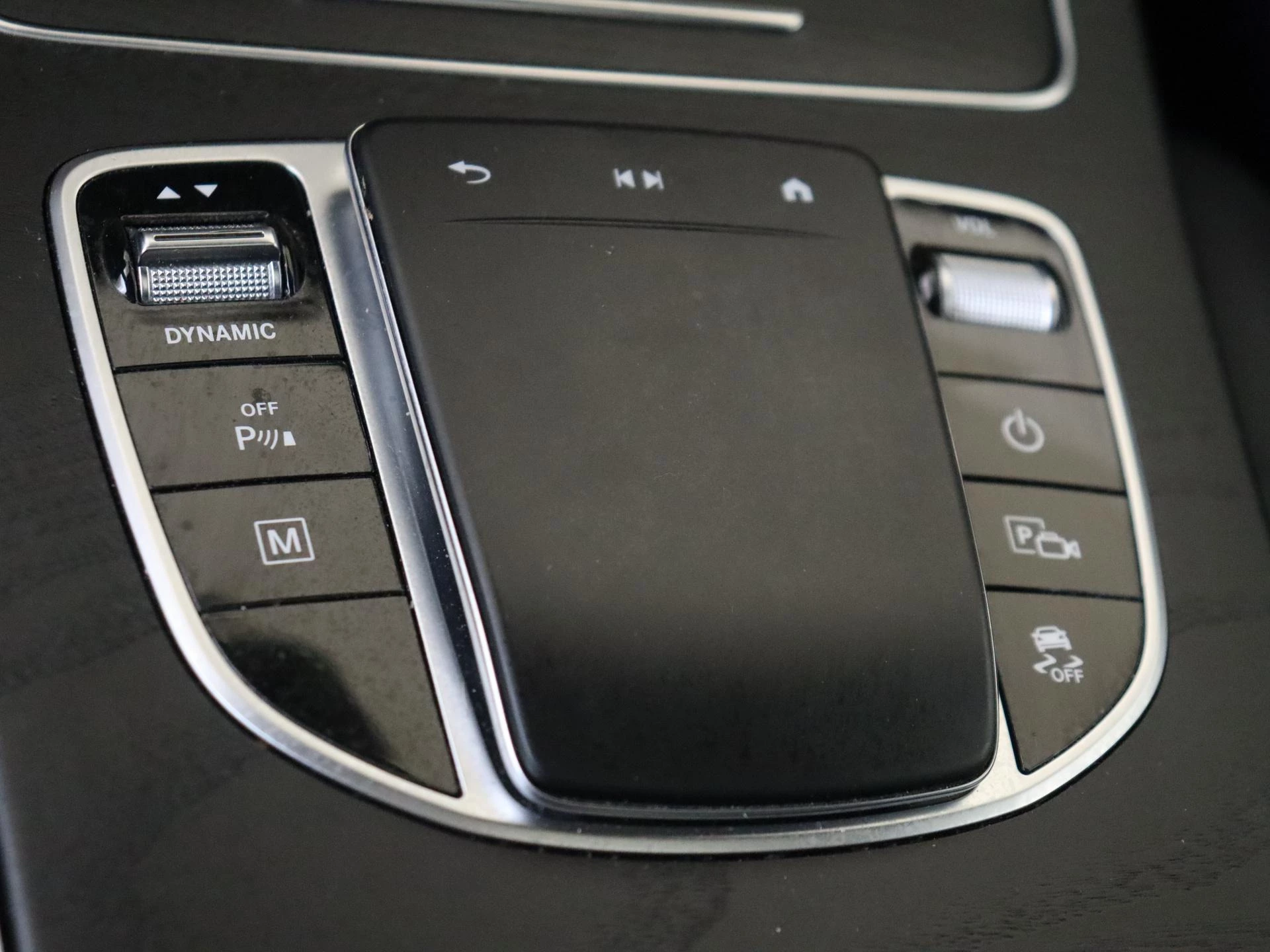 Mercedes-Benz-GLC-image-19