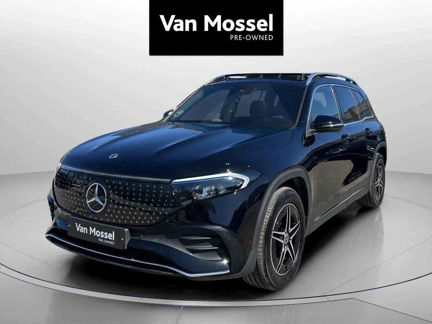 Mercedes-Benz-EQB-image-0