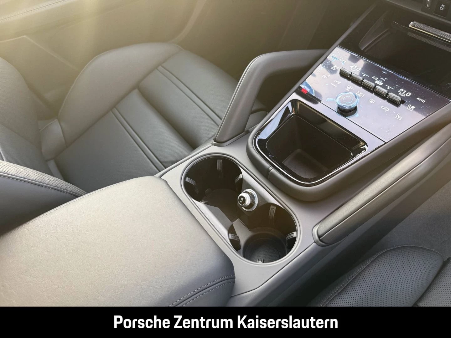 Porsche Cayenne E-Hybrid Black Edition HA-Lenkung 21-Zol black edition